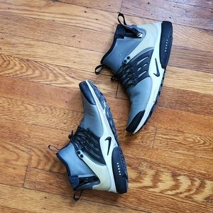 NIKE Air Presto Hi (size 7)